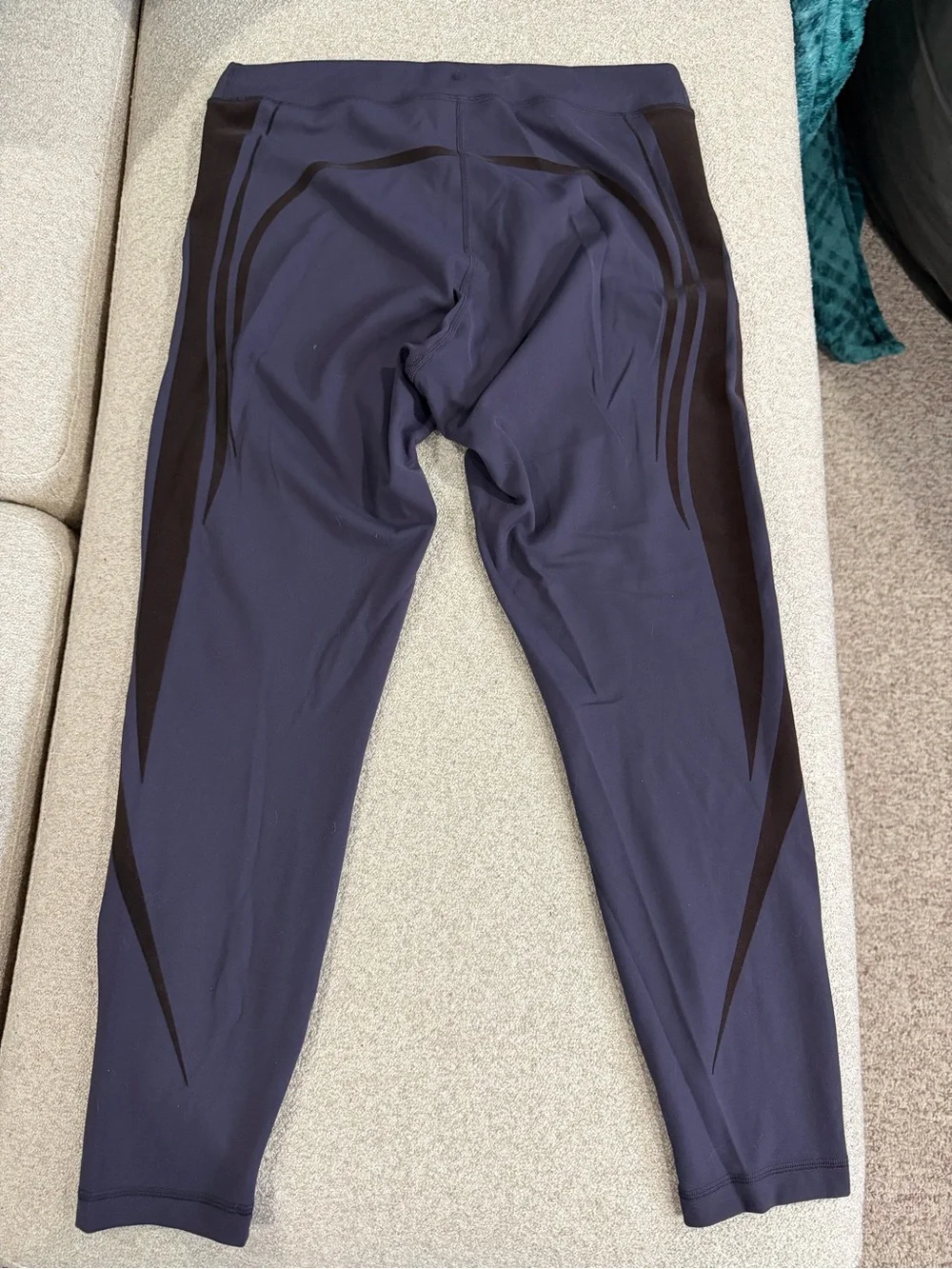 Lululemon Wunder Train HR Flocked EUC Sz 12 - Picture 3 of 4